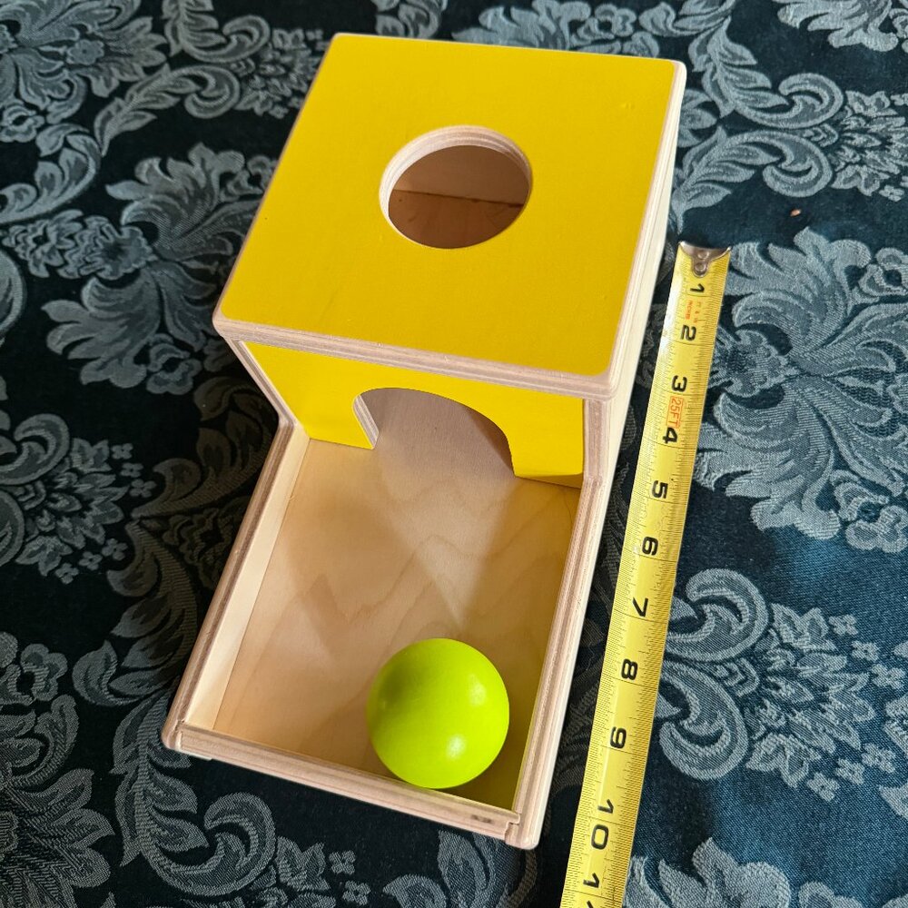 LOVEVERY puzzle, dropbox w/ball & paint guidebook 7-8 month - Visual-motor toys - Picture 5 of 6